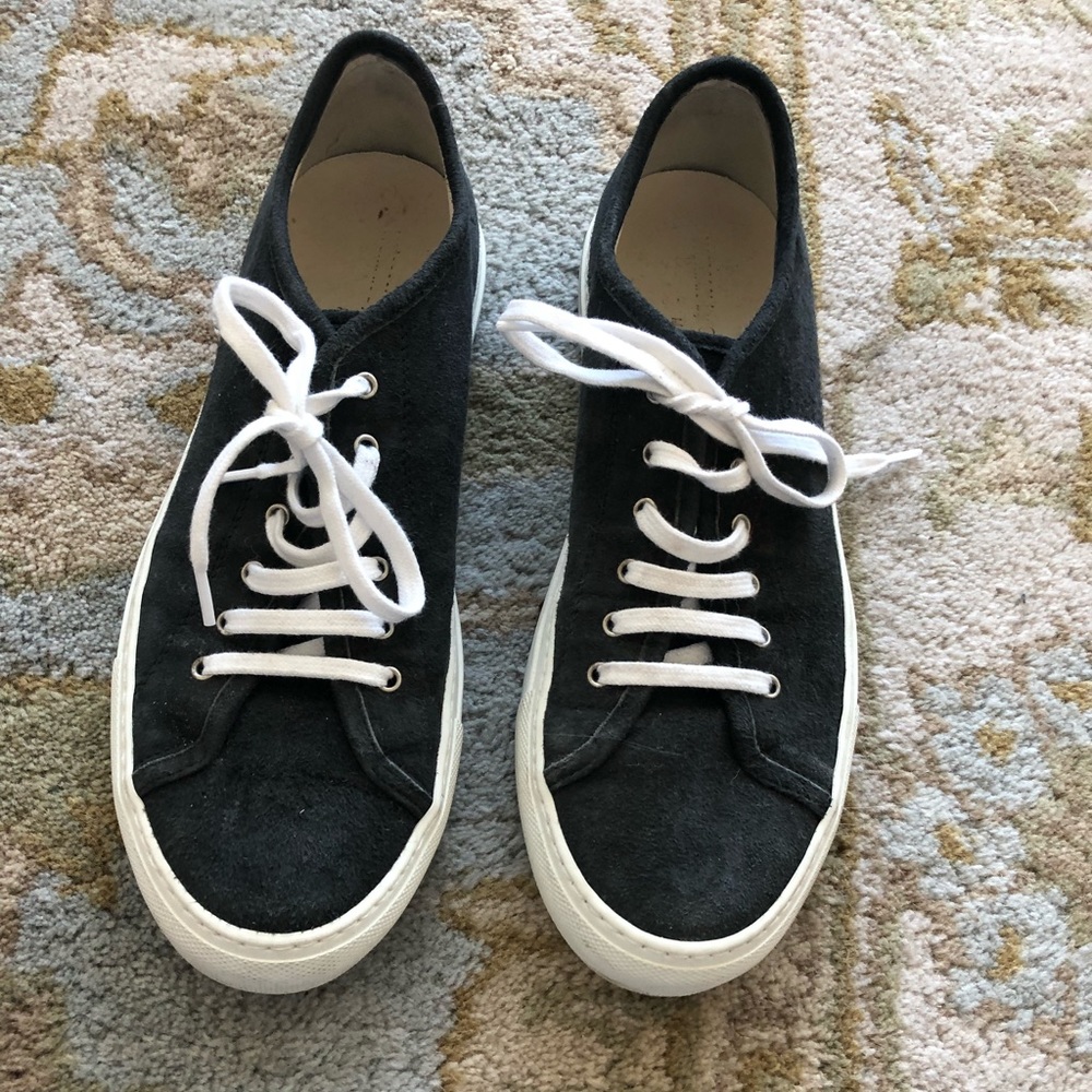 Common projects size 8 suede sneaker